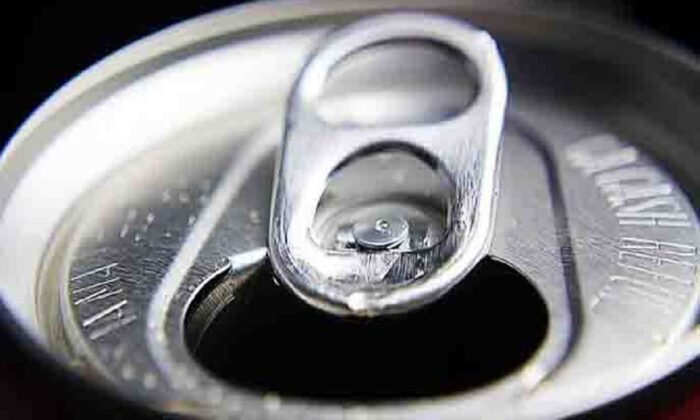 Susu yang Rectangular VS Soft Drink yang Bundar