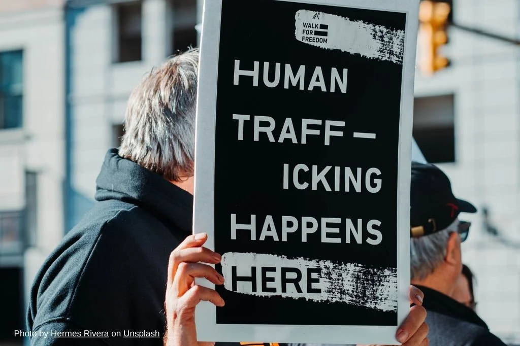 Read more about the article Terus Diam Dalam Gelap Perdagangan Manusia
