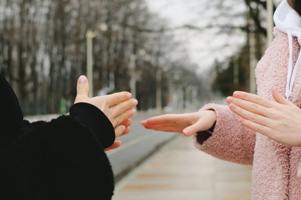 Read more about the article Mudahnya Memulai Percakapan Dengan Siapapun