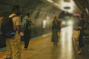 Yang Lelet Di Tinggal! Era Kecepatan Informasi dan Distorsi