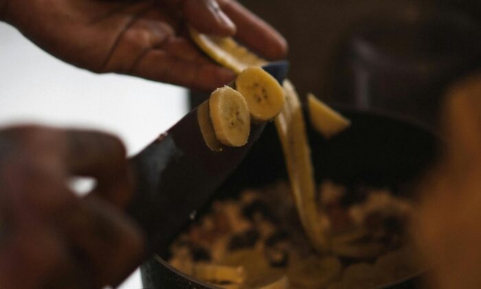 Menjelajahi Surga Kuliner Ramadhan: Seputar Cemilan Khas