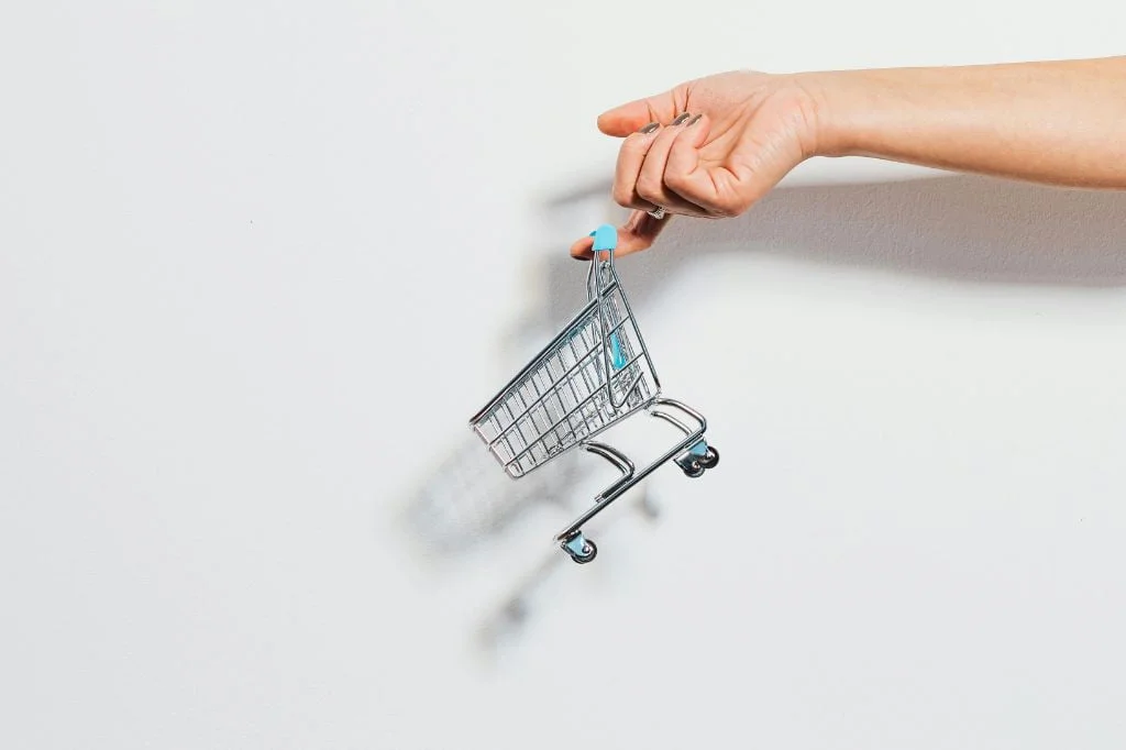 Read more about the article Senyuman Si Manis: Jebakan Belanja Impulsif