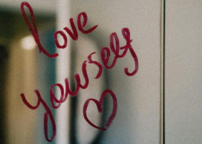 Self-esteem: Yuk Bantu Bangun Harga Diri Lebih Sehat!