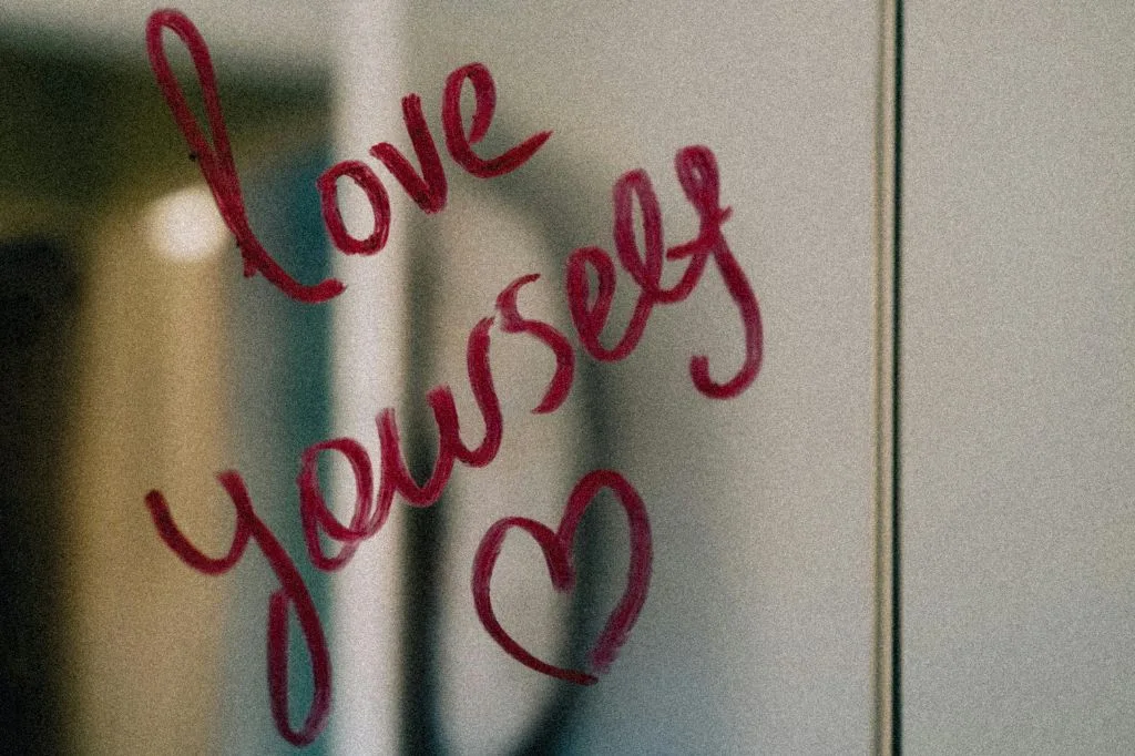 Read more about the article Self-esteem: Yuk Bantu Bangun Harga Diri Lebih Sehat!