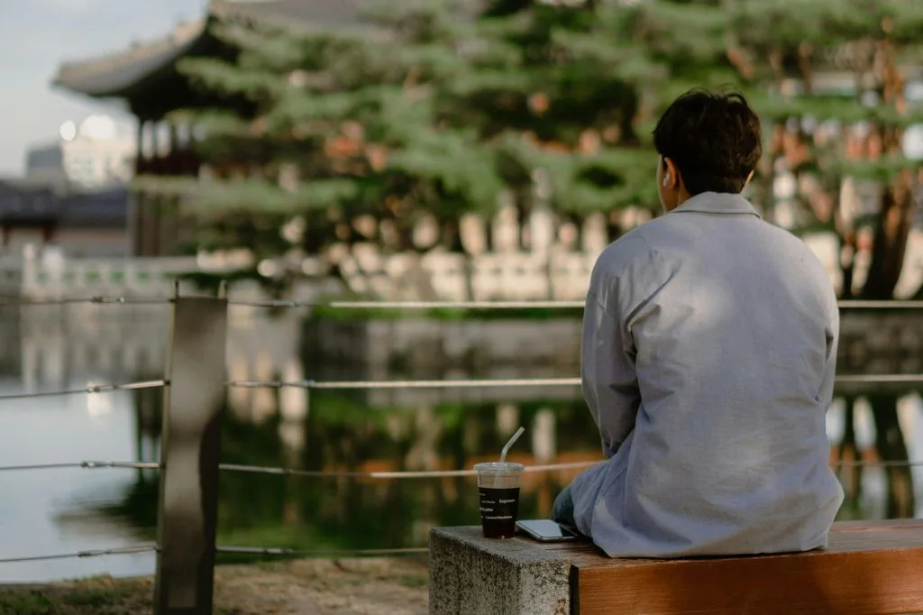 Read more about the article Negeri K-Pop Sarang Rasisme? Fakta Miris yang ‘Auto Nyesek’