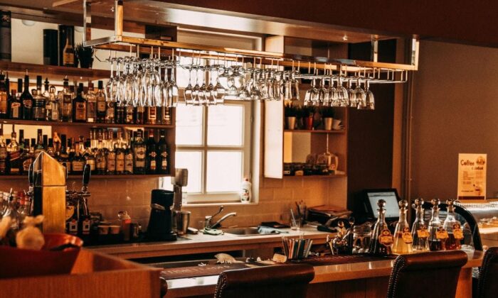 Cafe Hopping: Work From Cafe, Sebuah Gaya Hidup Pesanan?