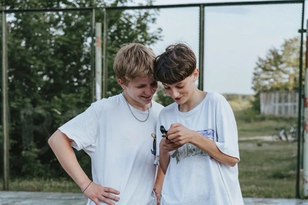 Read more about the article Hati-Hati, Bahasa Konten Ini Merusak Respek Anak Zaman Now!