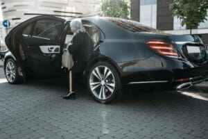 Stop Tot-Tot Wok-Wok: Belajar Malu Saat Jalan di Depan Rakyat