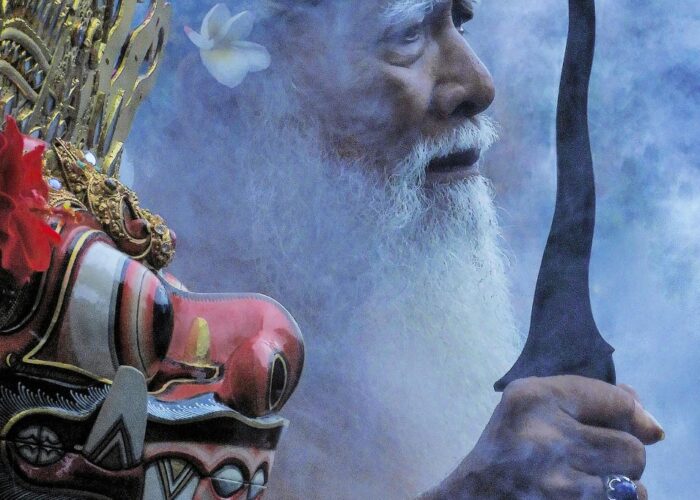 Menjelekkan = Mengkhianati? Menakar Loyalitas Demokrasi Digital